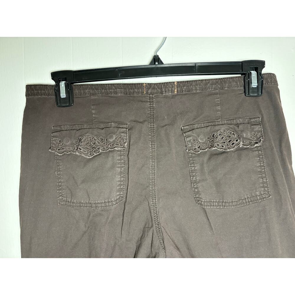 Old Navy Millennial Women's Low Rise 8 Regular Eyelet Trim Bootcut Cargo Pants - Picture 7 of 7